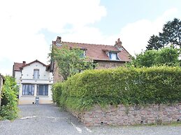 Unique Holiday Home in Saint-honore-les-bains With Garden