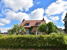 Unique Holiday Home in Saint-honore-les-bains With Garden