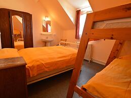 Unique Holiday Home in Saint-honore-les-bains With Garden
