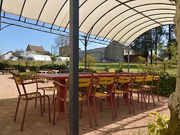 Unique Holiday Home in Saint-honore-les-bains With Garden