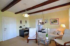 Modern Apartment in a Listed Villa With Beautiful View From Balcony