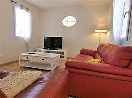 Inviting Villa in Saint Paul Trois Chateaux With Pool
