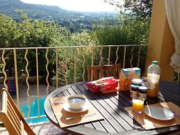 Inviting Villa in Saint Paul Trois Chateaux With Pool