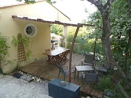 Inviting Villa in Saint Paul Trois Chateaux With Pool
