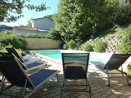 Inviting Villa in Saint Paul Trois Chateaux With Pool
