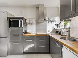 Restful Holiday Home in Grou With Terrace and Garden