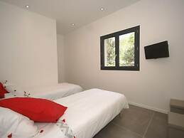 State of the Art Fixtures Villa in Vidauban With Pool