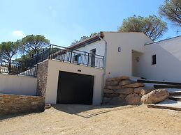 State of the Art Fixtures Villa in Vidauban With Pool