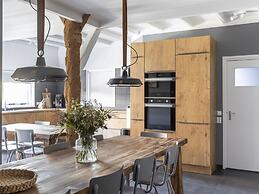 Luxuriously Restored Farmhouse With Trendy Interior Close to sea and F