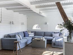 Luxuriously Restored Farmhouse With Trendy Interior Close to sea and F