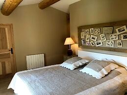 Splendid Villa in Viens With Swimming Pool