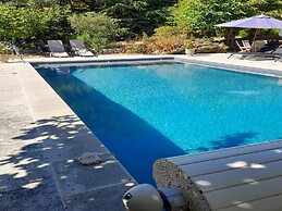 Splendid Villa in Viens With Swimming Pool