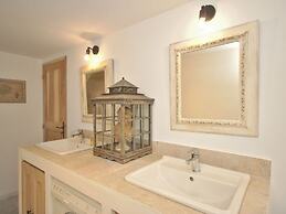 Splendid Villa in Viens With Swimming Pool