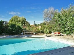 Splendid Villa in Viens With Swimming Pool