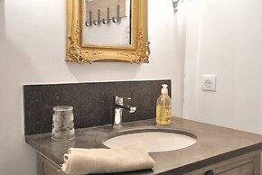 Splendid Villa in Viens With Swimming Pool