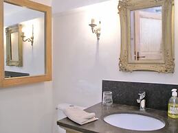 Splendid Villa in Viens With Swimming Pool