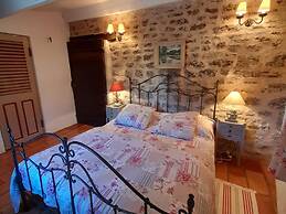 Splendid Villa in Viens With Swimming Pool