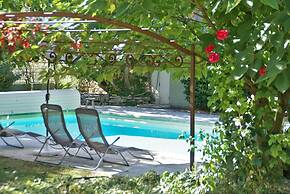 Splendid Villa in Viens With Swimming Pool