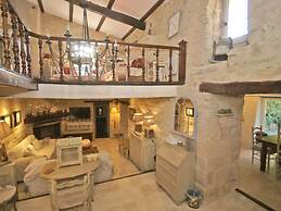 Splendid Villa in Viens With Swimming Pool