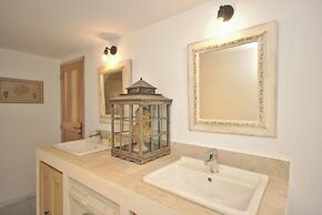 Splendid Villa in Viens With Swimming Pool