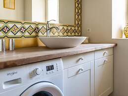 Charming Holiday Home in Yevre-la-ville With Pool