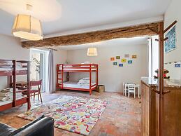 Charming Holiday Home in Yevre-la-ville With Pool