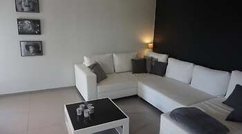 Luxurious Villa in Saint Genies de Fontedit With Heated Pool