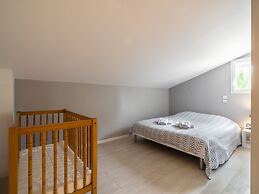 Luxurious Villa in Saint Genies de Fontedit With Heated Pool