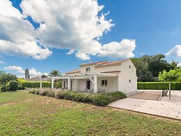 Luxurious Villa in Saint Genies de Fontedit With Heated Pool