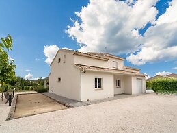 Luxurious Villa in Saint Genies de Fontedit With Heated Pool