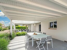 Luxurious Villa in Saint Genies de Fontedit With Heated Pool