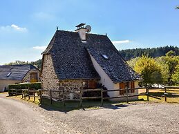 Holiday Home in Auvergne With Roofed Garden and Terrace