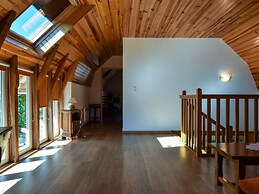 Holiday Home in Auvergne With Roofed Garden and Terrace