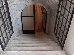 Renovated Castle Apartment With Swimming Pool