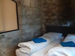 Renovated Castle Apartment With Swimming Pool