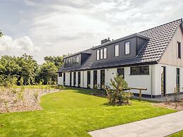 Semi-detached, Luxury Villa With 3 Bathrooms, sea at 400 m