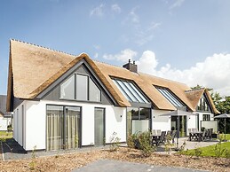 Semi-detached, Luxury Villa With 3 Bathrooms, sea at 400 m