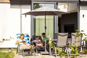 Semi-detached, Luxury Villa With 3 Bathrooms, sea at 400 m