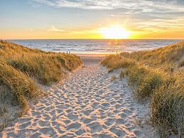 Semi-detached, Luxury Villa With 3 Bathrooms, sea at 400 m