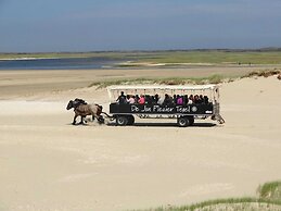 Semi-detached, Luxury Villa With 3 Bathrooms, sea at 400 m