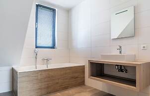 Semi-detached, Luxury Villa With 3 Bathrooms, sea at 400 m