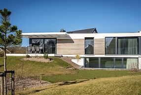 Semi-detached, Luxury Villa With 3 Bathrooms, sea at 400 m