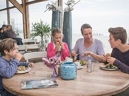 Semi-detached, Luxury Villa With 3 Bathrooms, sea at 400 m