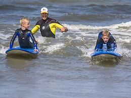 Semi-detached, Luxury Villa With 3 Bathrooms, sea at 400 m