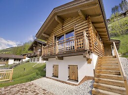 Luxurious Chalet With Sauna in Konigsleiten