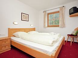 Luxurious Chalet With Sauna in Konigsleiten