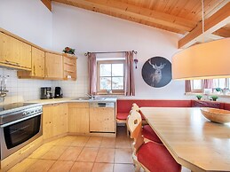 Luxurious Chalet With Sauna in Konigsleiten