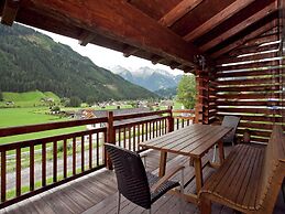Luxurious Chalet With Sauna in Konigsleiten