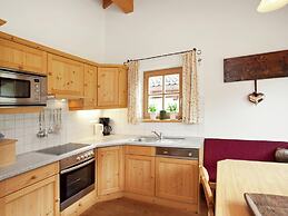 Luxurious Chalet With Sauna in Konigsleiten