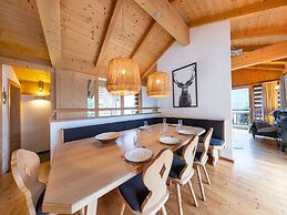 Luxurious Chalet With Sauna in Konigsleiten